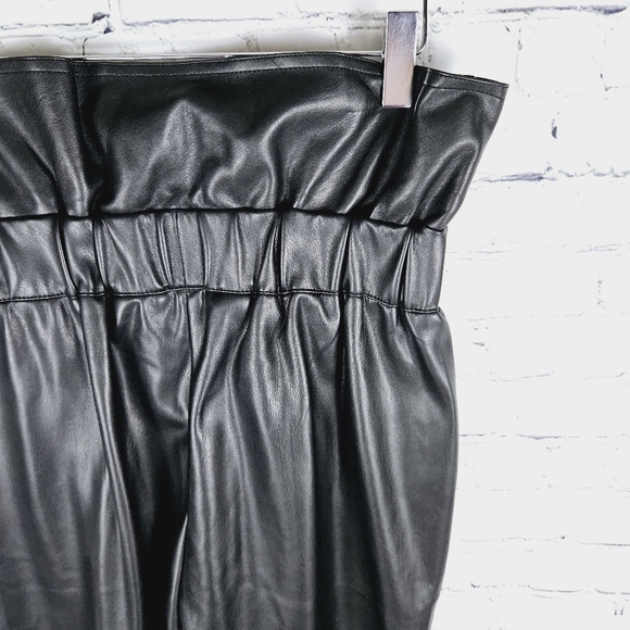 JUICY COUTURE | belted faux leather pleated foldover waist pants - Picture 4 of 10